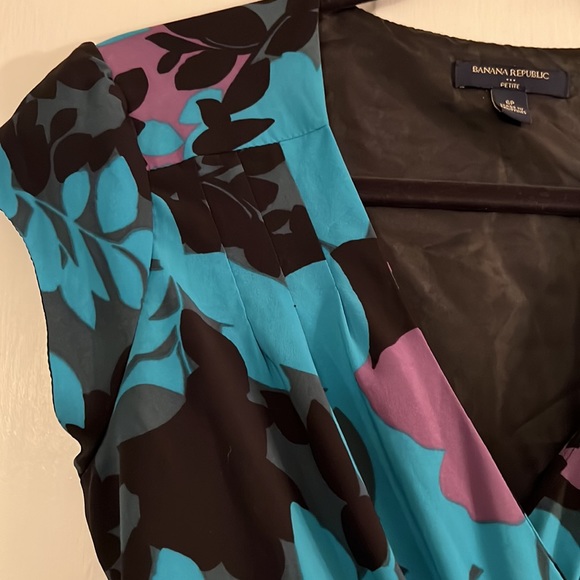 Banana Republic wrap dress - Picture 4 of 10